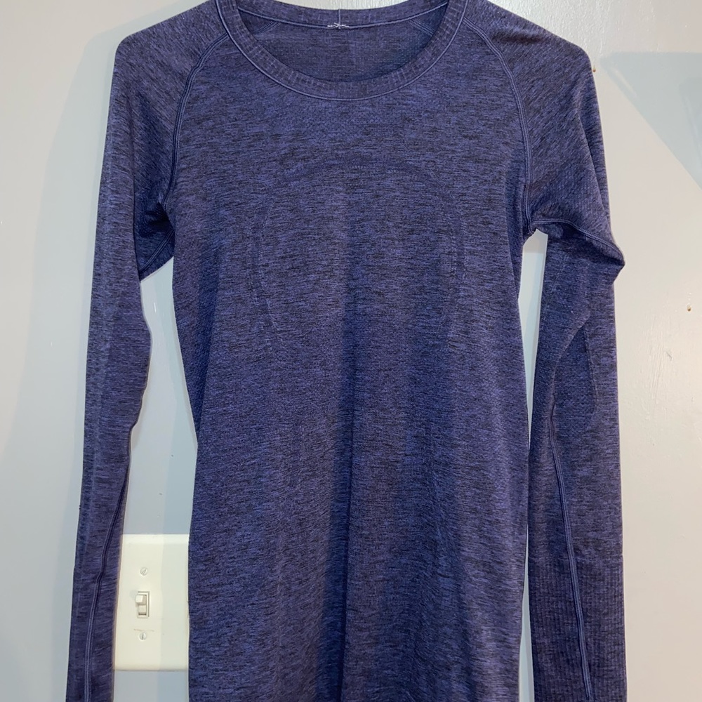 Lululemon swiftly tech long sleeve size 4 navy/purple